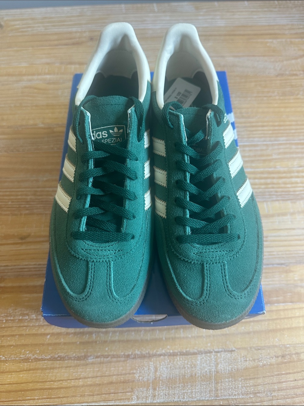 Adidas Handball Spezial Women’s green suede sneakers with white stripes